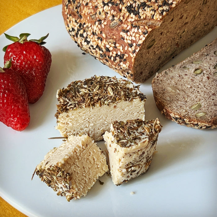 Bİ NEVİ DELİ Kaju Peyniri Otlu Kalıp 100 g
