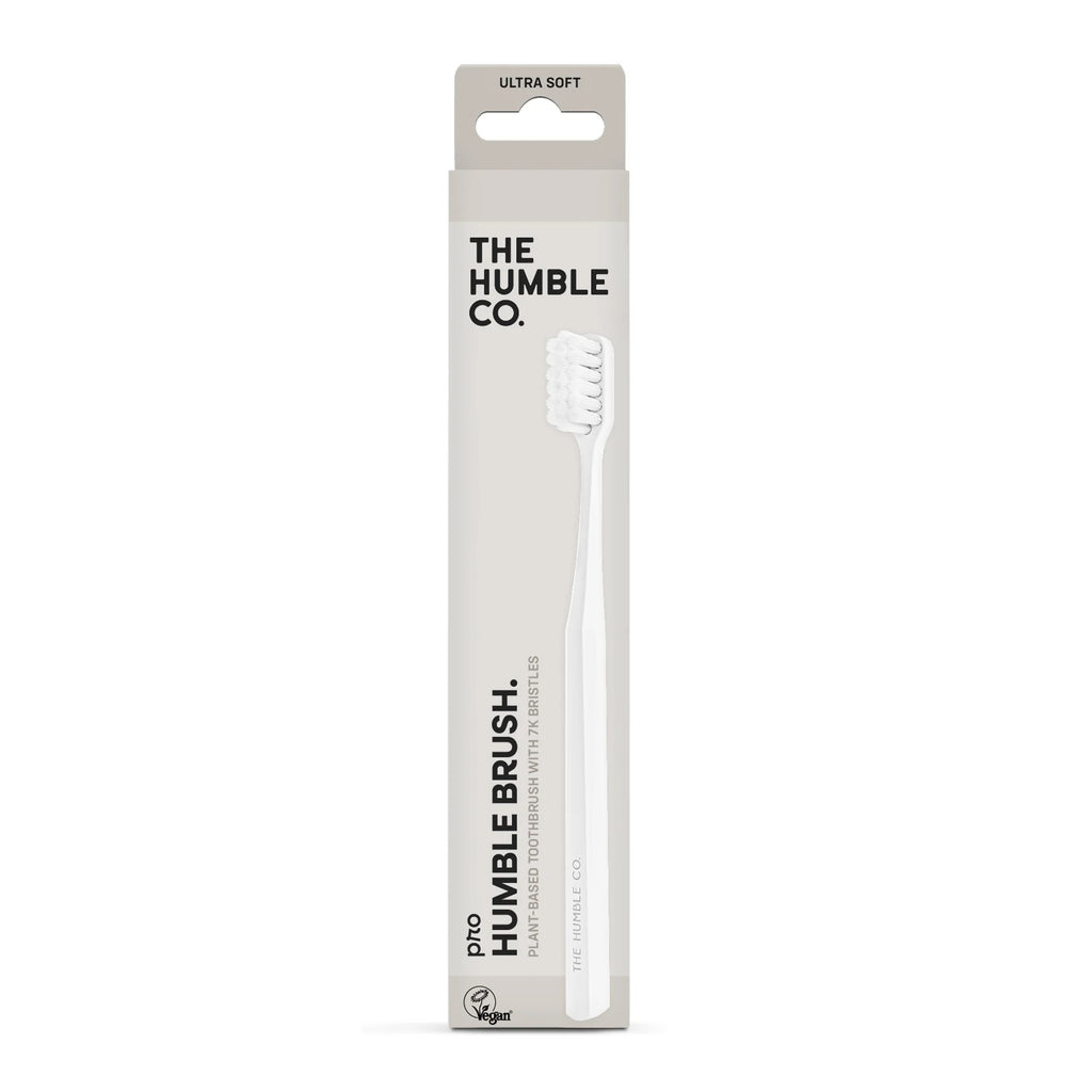 HUMBLE BRUSH Adult Soft 7000 kıl içeren Bitki Bazlı Diş Fırçası Beyaz