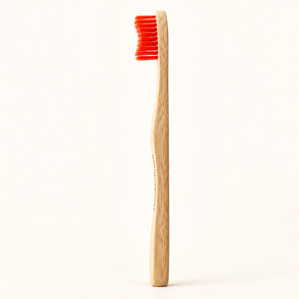 HUMBLE BRUSH Bambu Yetişkin Diş Fırçası Medium- Orta Sert KIRMIZI – stüdyo çekimi
