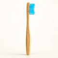 HUMBLE BRUSH Bambu Yetişkin Diş Fırçası Medium- Orta Sert MAVİ – stüdyo çekimi