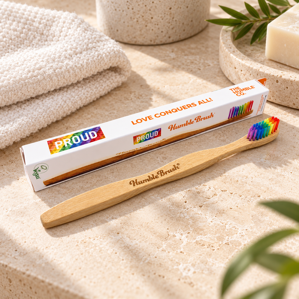 HUMBLE BRUSH Bambu Yetişkin Diş Fırçası Medium- Orta Sert PROUD – sunum önerisi