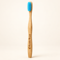 HUMBLE BRUSH Bambu Yetişkin Diş Fırçası Soft-Yumuşak MAVİ – stüdyo çekimi