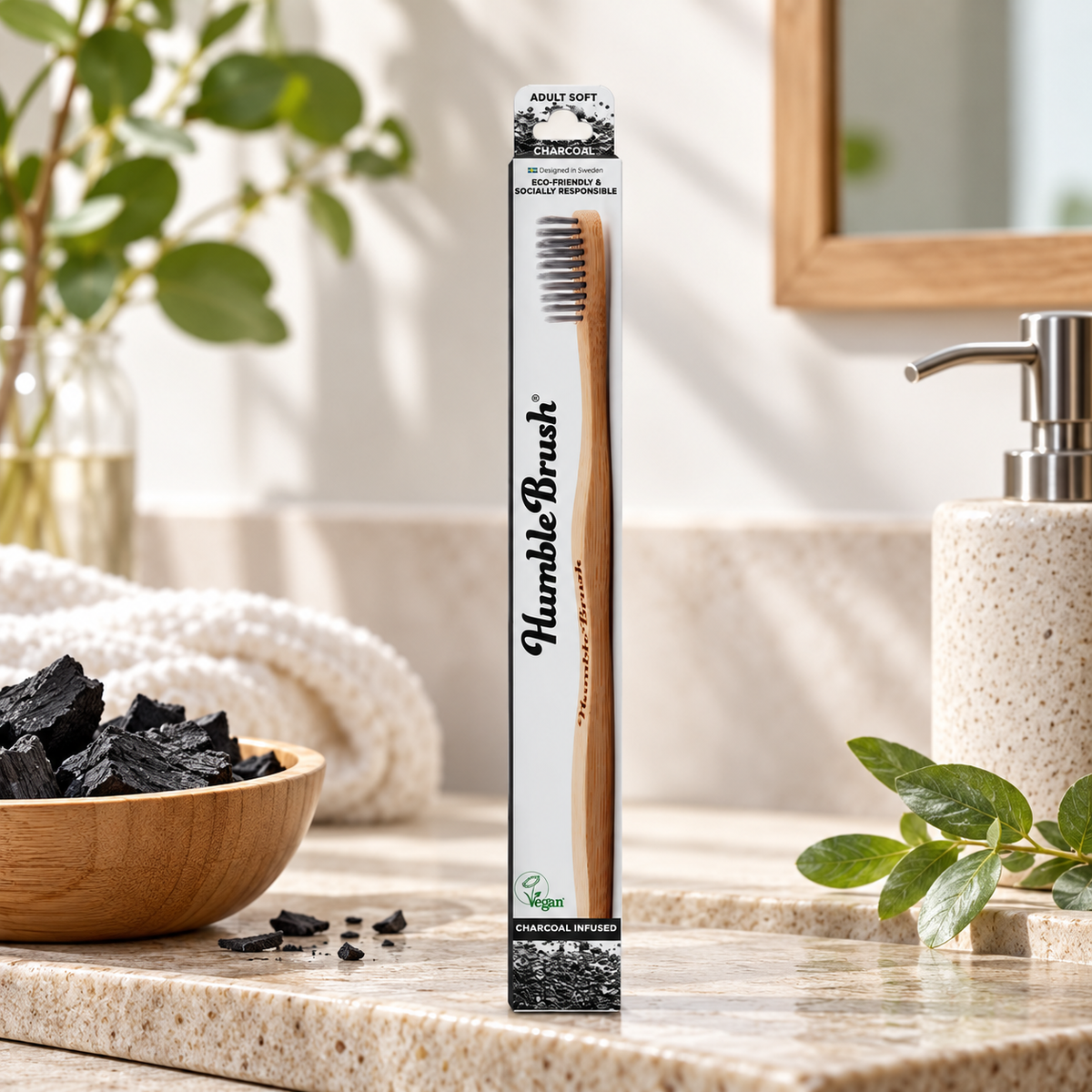 HUMBLE BRUSH Kömürlü Bambu Yetişkin Diş Fırçası Soft-Yumuşak – sunum önerisi