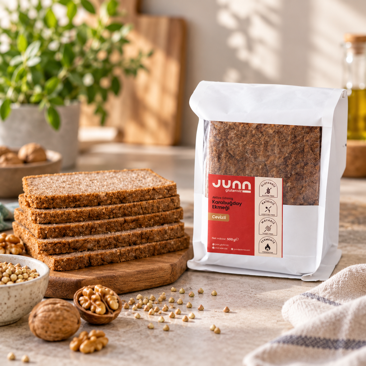JUNN Glutensiz Aktive Karabuğday Ekmeği Cevizli  500 g – sunum önerisi