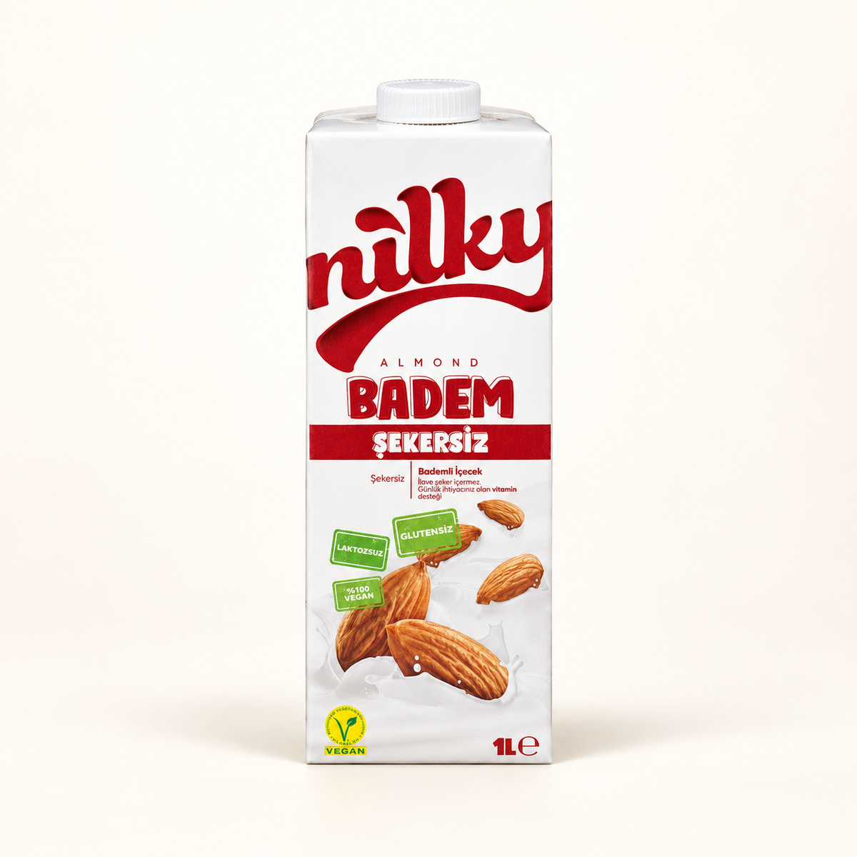 NILKY Şeker İlavesiz Badem Sütü 1 L – stüdyo çekimi