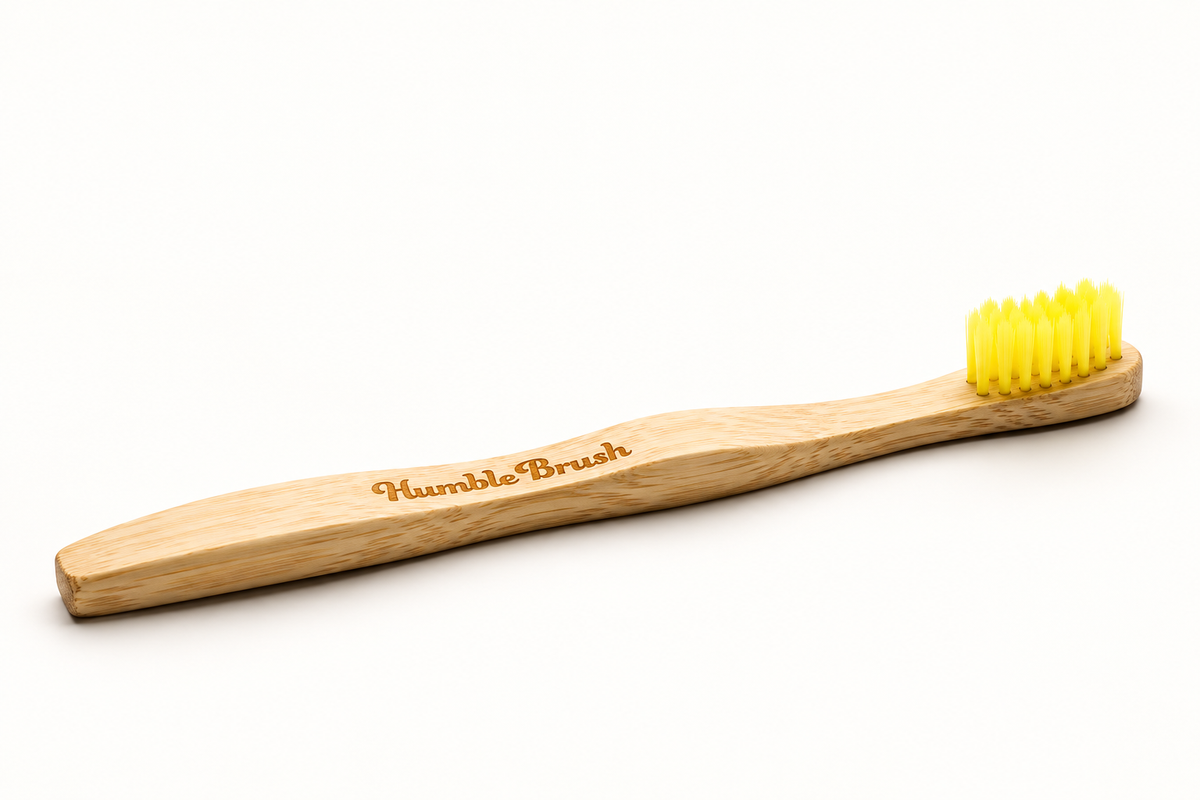 HUMBLE BRUSH Bambu Çocuk Diş Fırçası Ultra Soft-Çok Yumuşak SARI – stüdyo çekimi