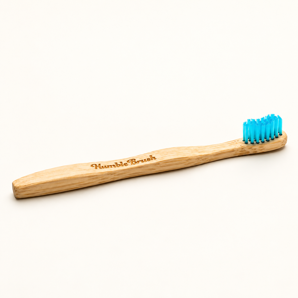 HUMBLE BRUSH Bambu Çocuk Diş Fırçası Ultra Soft-Çok Yumuşak MAVİ – stüdyo çekimi