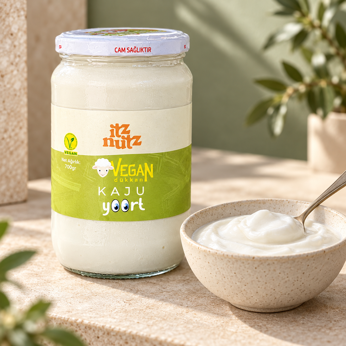 Kaju Yoort 700 g, sade kaju yoğurdu sunumu
